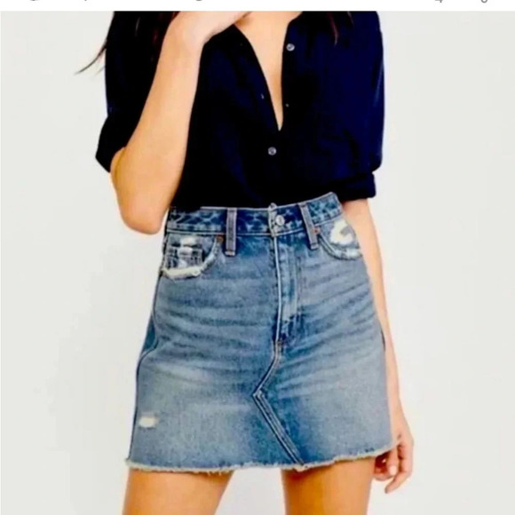 Abercrombie & Fitch Zoe Natural Rise Vintage A Line Skirt Distressed Denim 26 - Picture 1 of 5